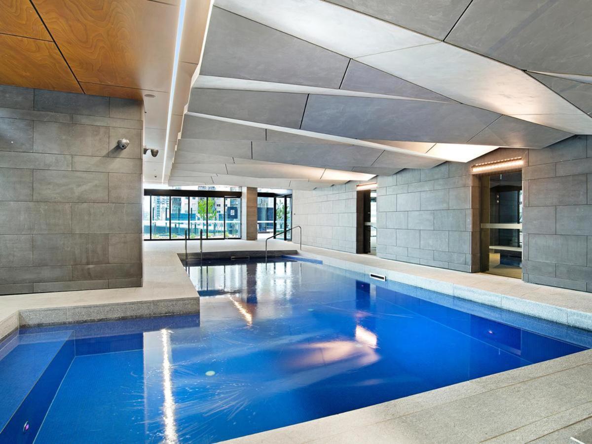 Manhattan Modern Apartments At Southern Cross Melbourne Exterior photo